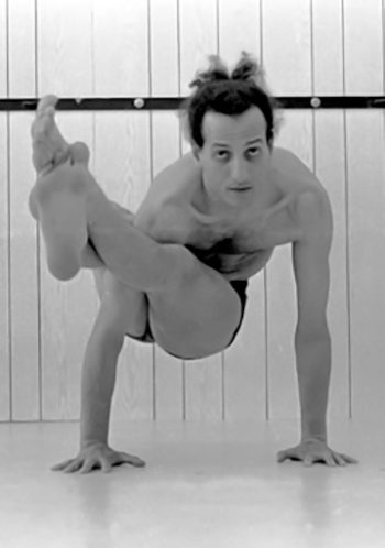 Astavakrasana